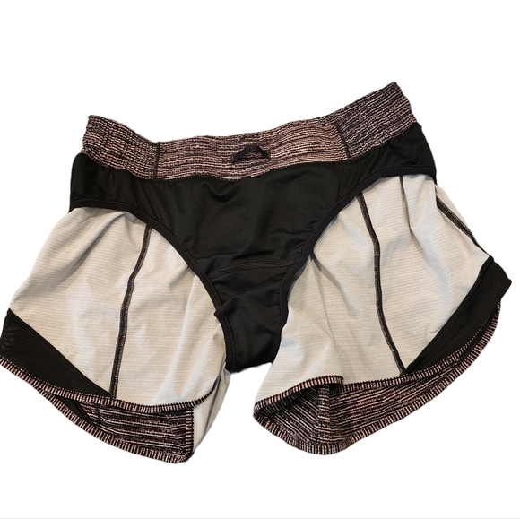 Lululemon × Peloton Hotty Hot Short ll 4" long. - Picture 9 of 16